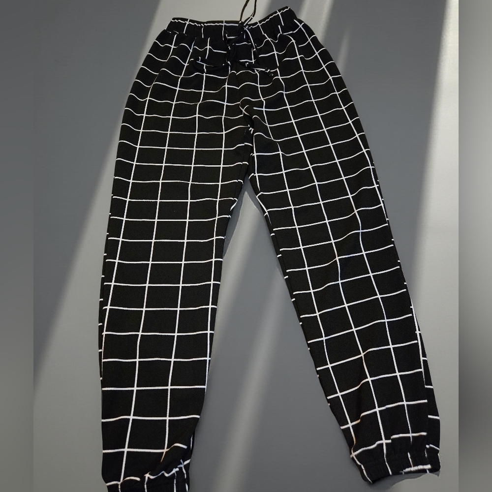 Black and White Grid Pattern Pants